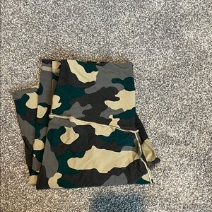 Aerie Camo High-Waisted Leggings - Size M